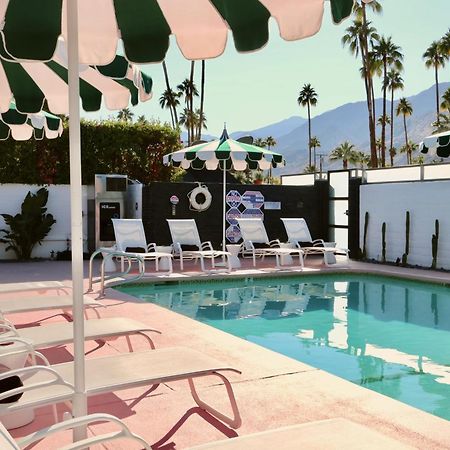 The Marley Hotel By Avantstay Classic Palm Springs Hotel W Pool Hot Tub Екстериор снимка